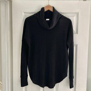 Aritzia, TNA THERMAL WAFFLE KNIT TURTLENECK JERSEY SIZE S , BLACK